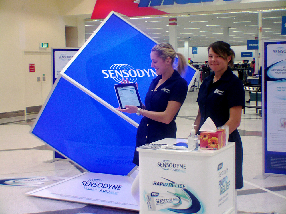 Sensodyne Mall-Sased Sampling Campaign, using Demo Table and Multimedia